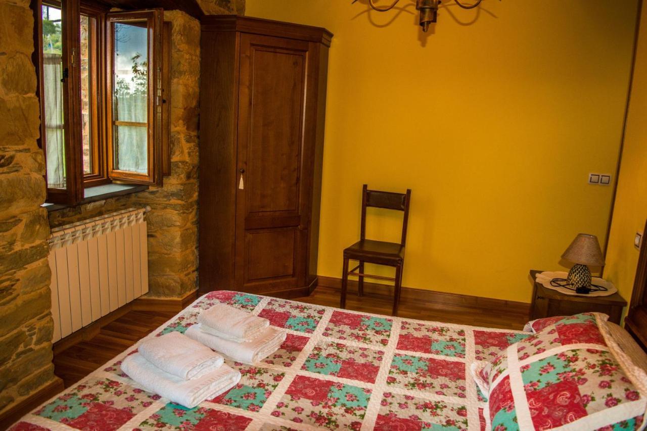 Apartamentos Rurales Tia Vicenta Santa Eulalia de Oscos Luaran gambar